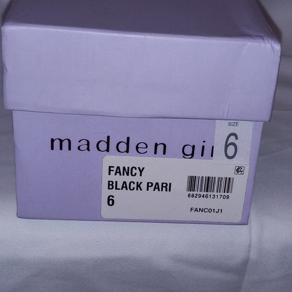 Madden Girl Fancy Slide Sandals - Picture 9 of 10